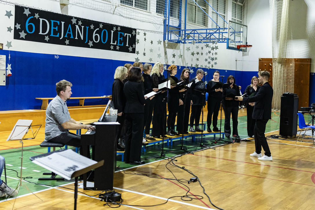 2025 12 11  60 let OS I Roba 40.jpg